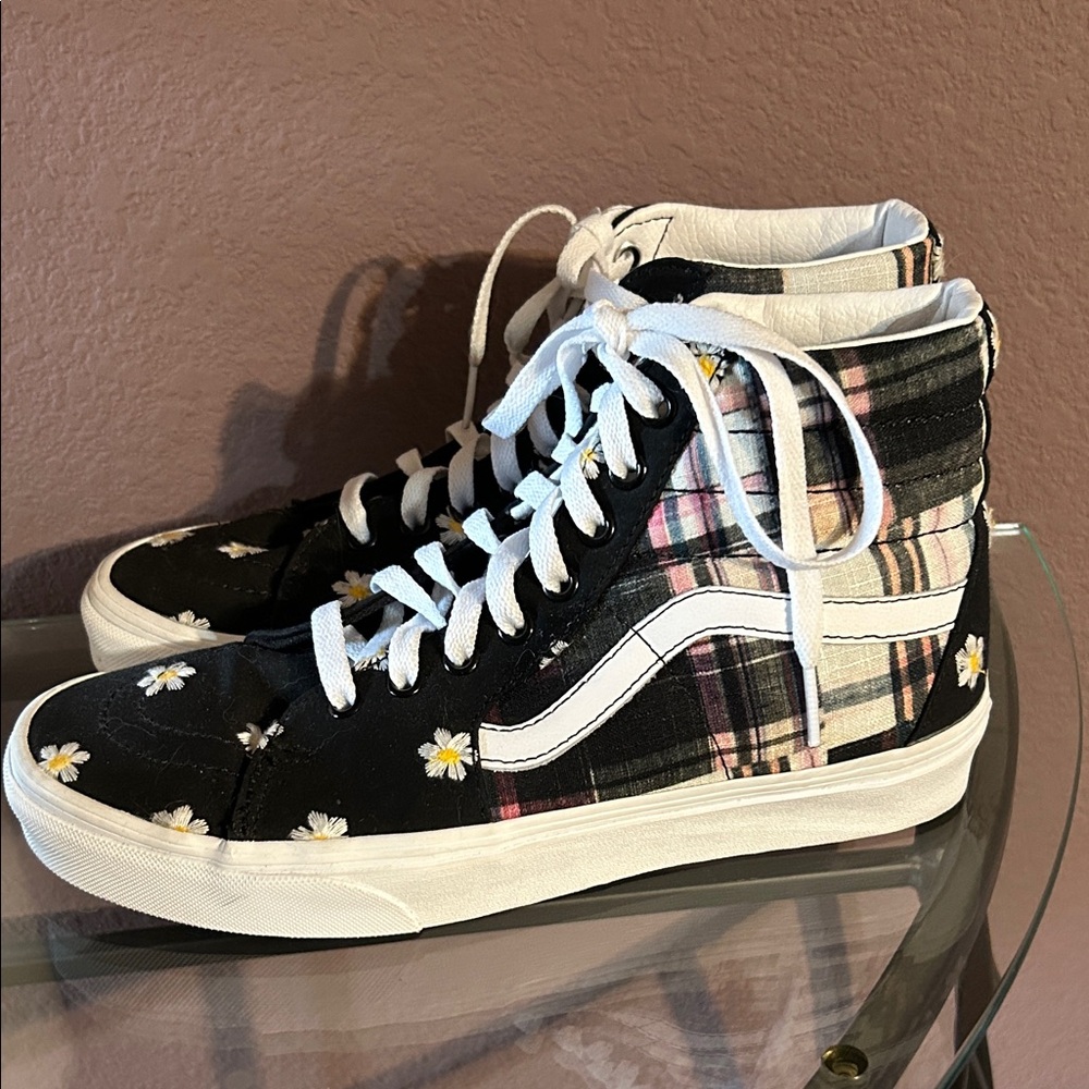 Vans Women's sk8 Black and White Floral Plaid High-Tops